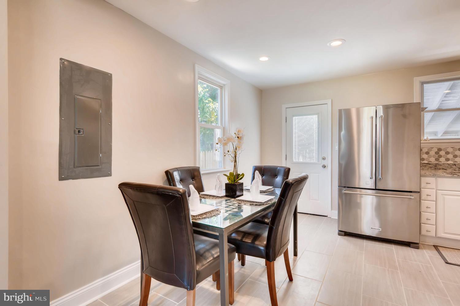 21 Village Road Baltimore, MD 21208 - Photo 7 of 28 Dining Room