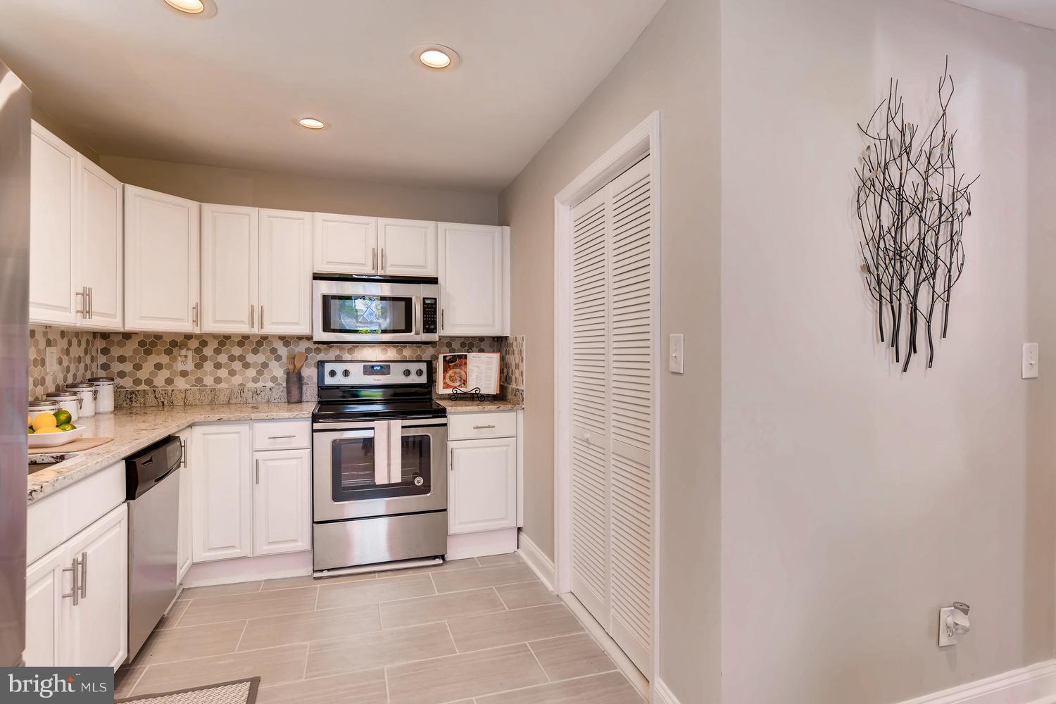 21 Village Road Baltimore, MD 21208 - Photo 9 of 28 Kitchen