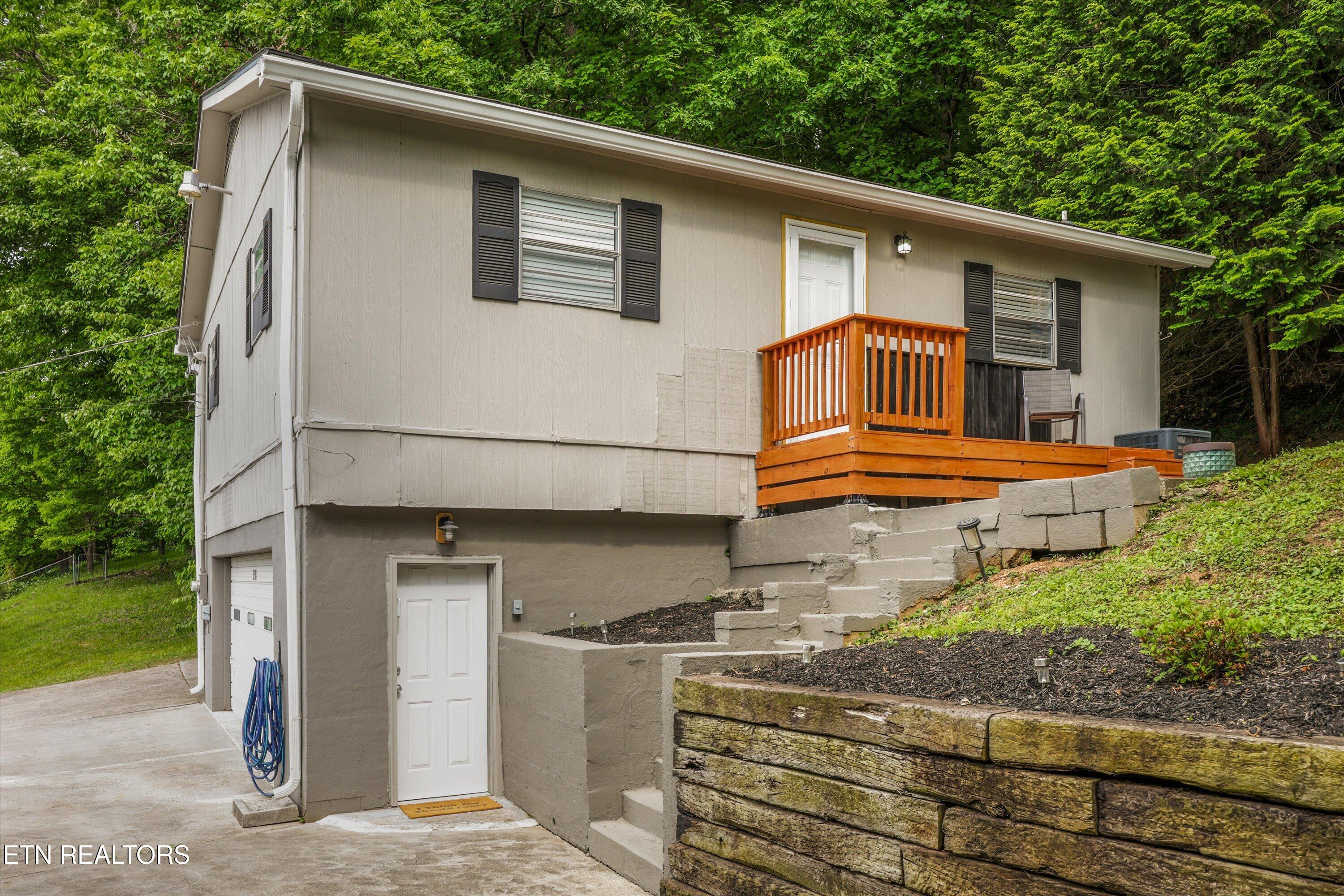 5524 Carter Road Knoxville, TN 37918 - Photo 43 of 57 Garage / ADU