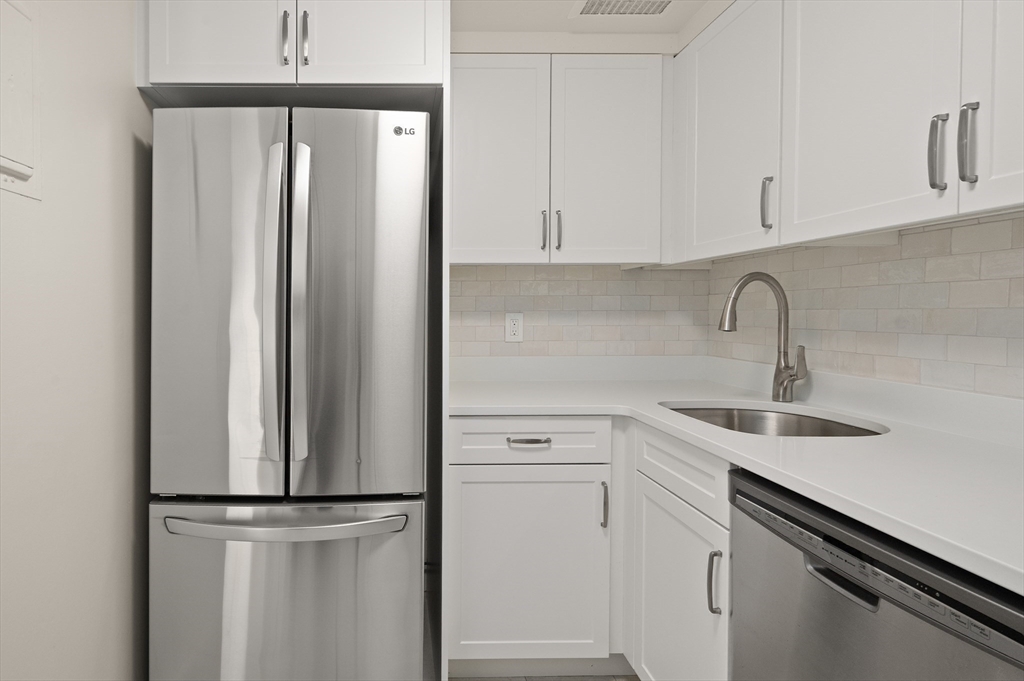 23 Skinners Path, Unit 23 Marblehead, MA 01945 - Photo 5 of 22