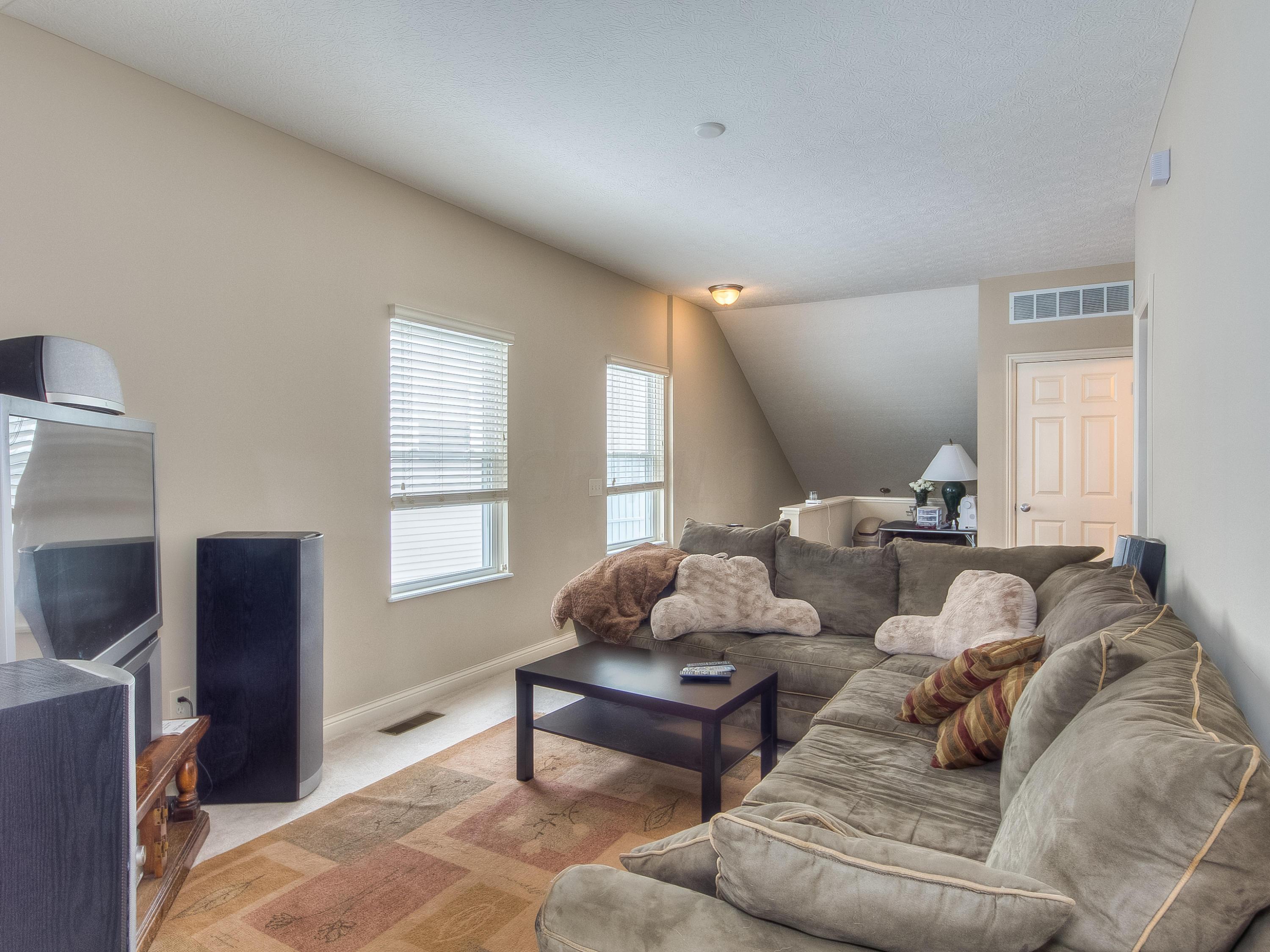 6130 Rackley Way Westerville, OH 43081 - Photo 8 of 12 Gallery Image 8