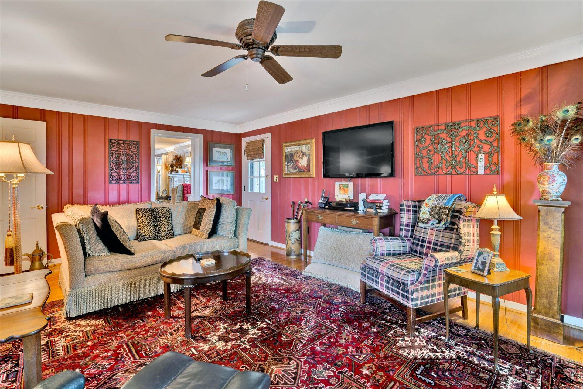 2311 Mt Vernon Road Southwest Roanoke, VA 24015 - Photo 19 of 52 Family Room