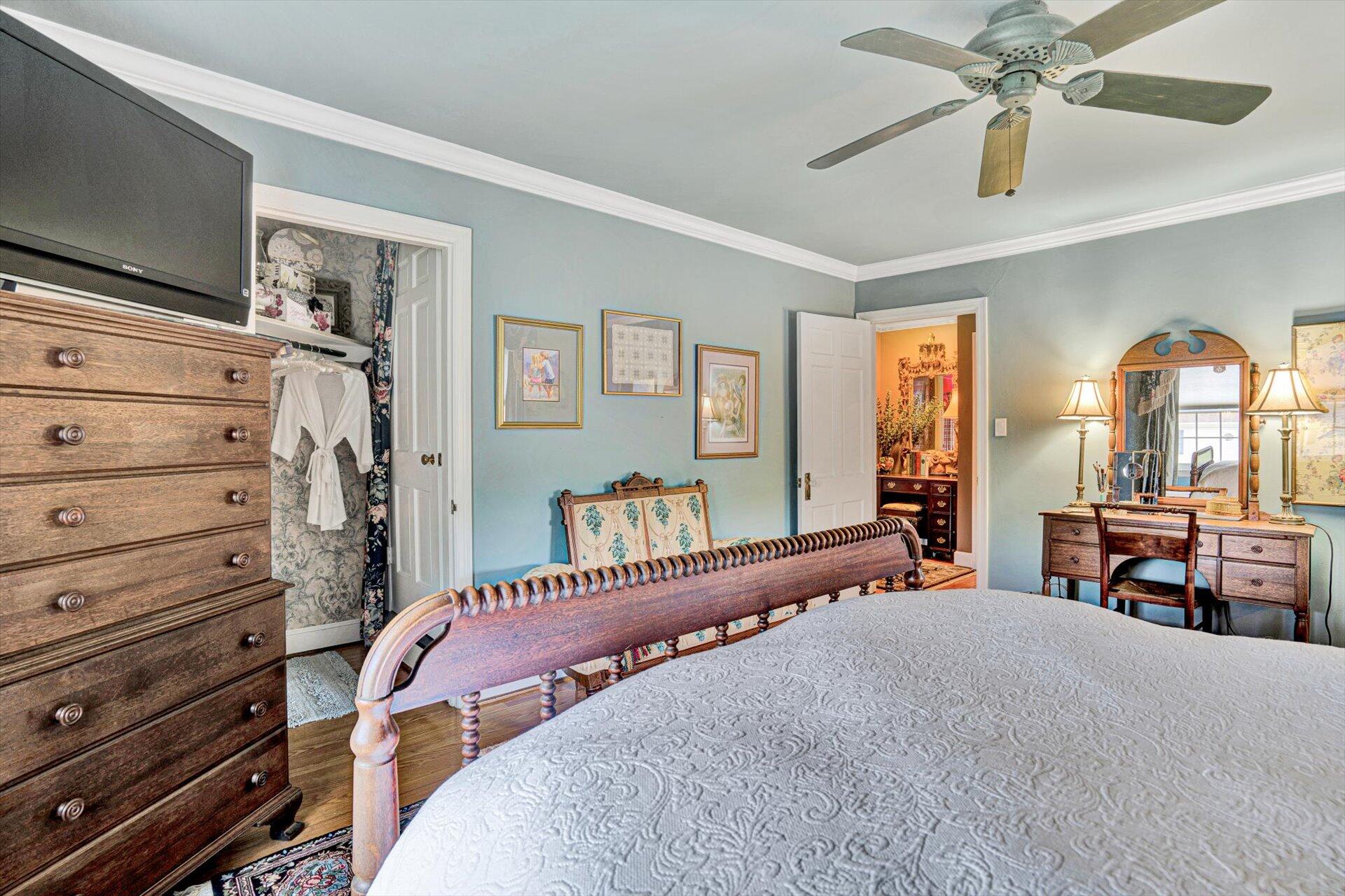 2311 Mt Vernon Road Southwest Roanoke, VA 24015 - Photo 26 of 52 Bedroom 3