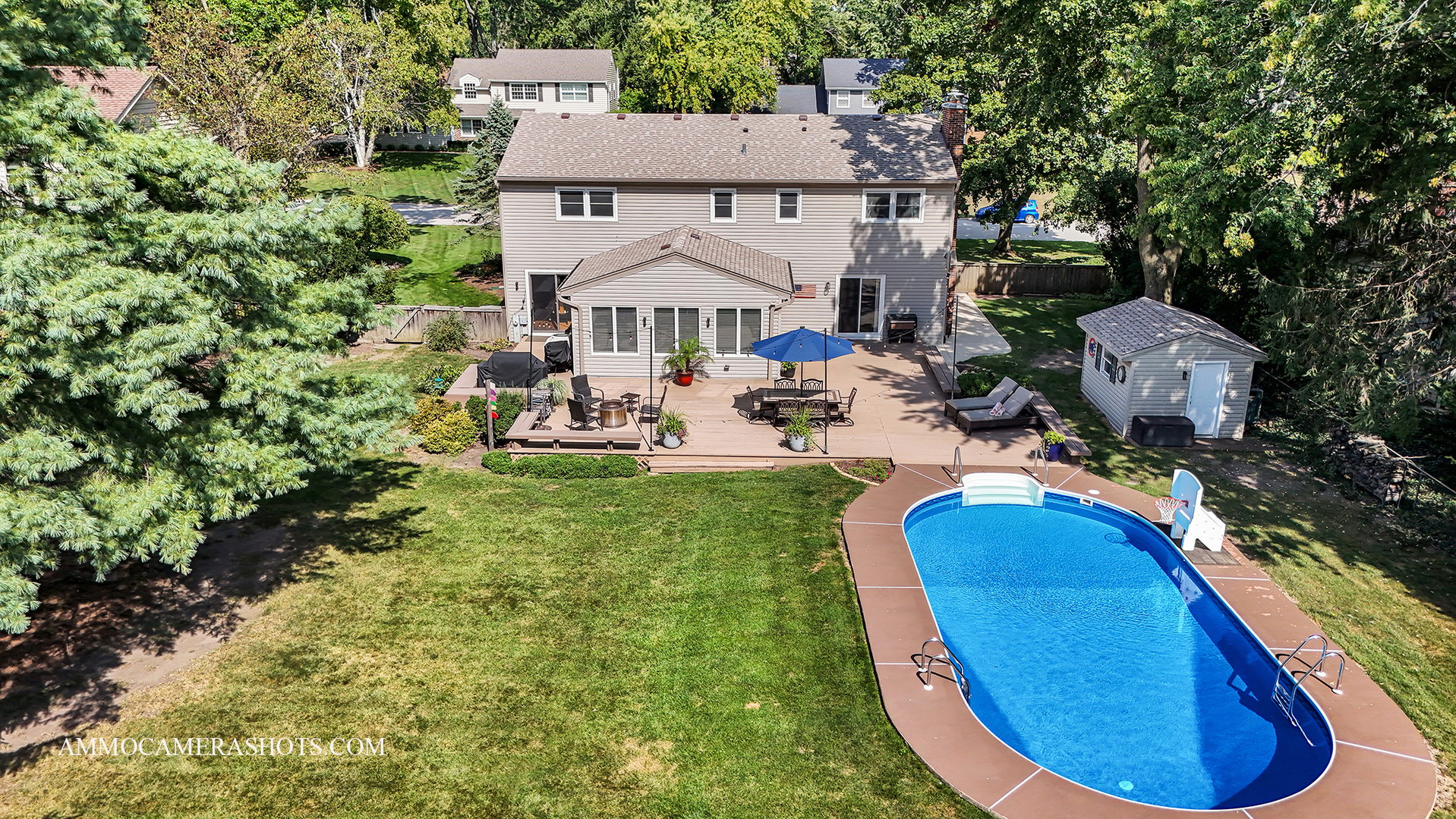 26W275 Tomahawk Drive Wheaton, IL 60189 - Photo 28 of 41 an aerial view of a house with swimming pool garden and patio