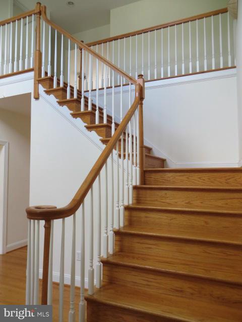 28 Wood Chip Road Elkton, MD 21921 - Photo 14 of 26 STAIRCASE
