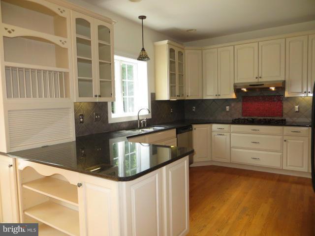 28 Wood Chip Road Elkton, MD 21921 - Photo 5 of 26 KITCHEN HAS GRANITE COUNTERS