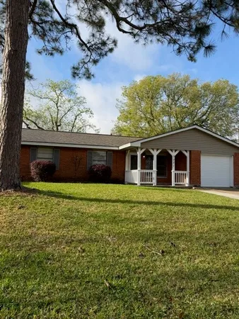 $1,600 | 3021 15th Avenue North, Texas City, TX 77590