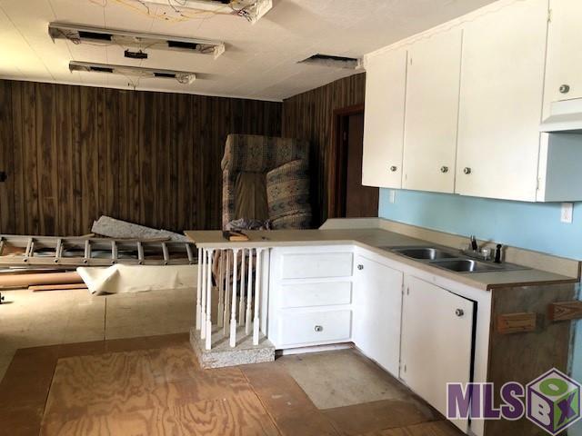 601 Osage Street Franklin, LA 70538 - Photo 18 of 21 APRARTMENT 2 KITCHEN