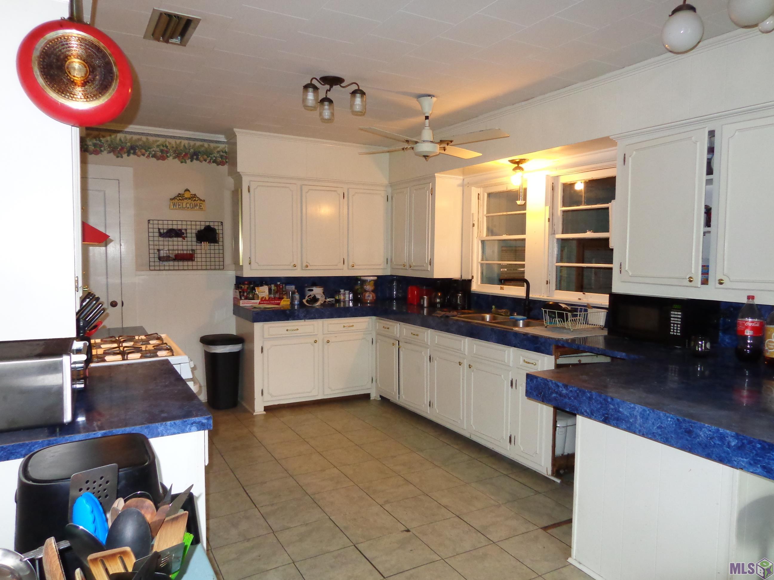 601 Osage Street Franklin, LA 70538 - Photo 6 of 21 HOUSE KITCHEN VIEW