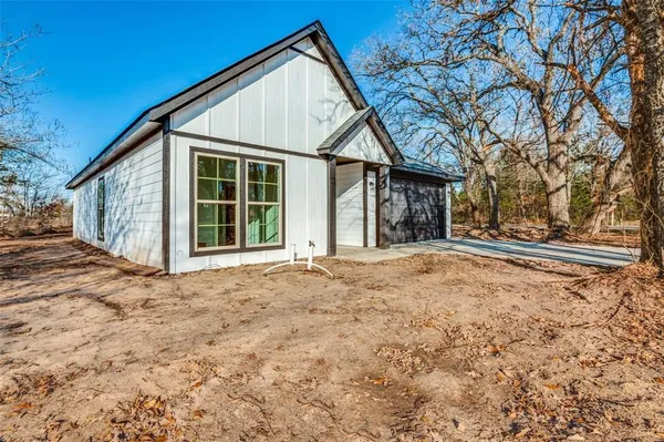$248,000 | 420 Kelly Lane, Seven Points, TX 75143