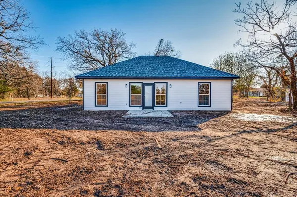 $248,000 | 420 Kelly Lane, Seven Points, TX 75143