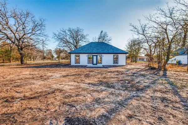 $248,000 | 420 Kelly Lane, Seven Points, TX 75143