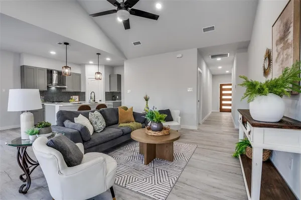 $248,000 | 420 Kelly Lane, Seven Points, TX 75143