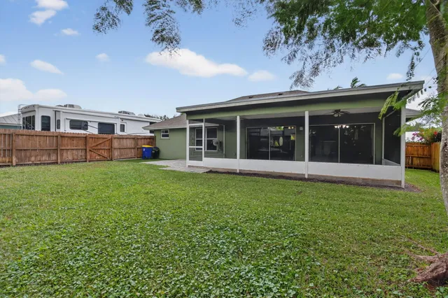 $805,000 | 9275 Southeast Mercury Street, Hobe Sound, FL 33455