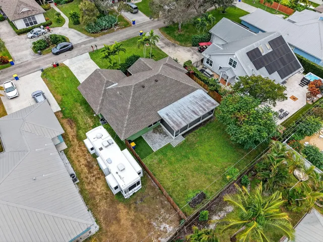 $805,000 | 9275 Southeast Mercury Street, Hobe Sound, FL 33455