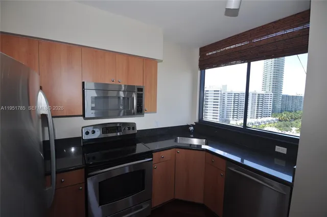 $4,950 | 1330 West Avenue, Unit 1113, Miami Beach, FL 33139