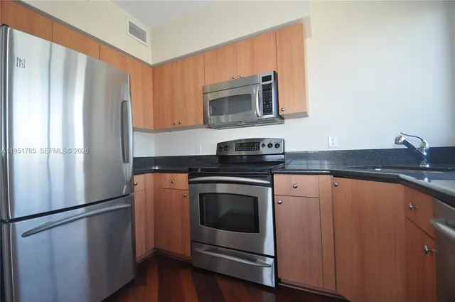 $4,950 | 1330 West Avenue, Unit 1113, Miami Beach, FL 33139