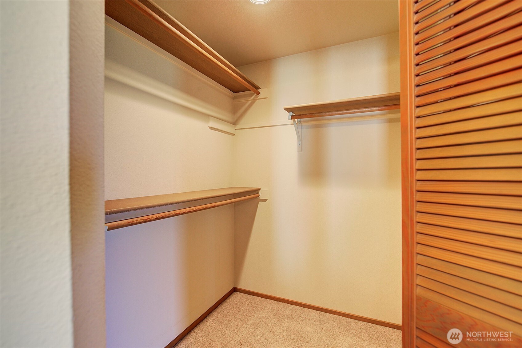 9430 Hoeder Lane Bothell, WA 98011 - Photo 18 of 39 a view of a small space