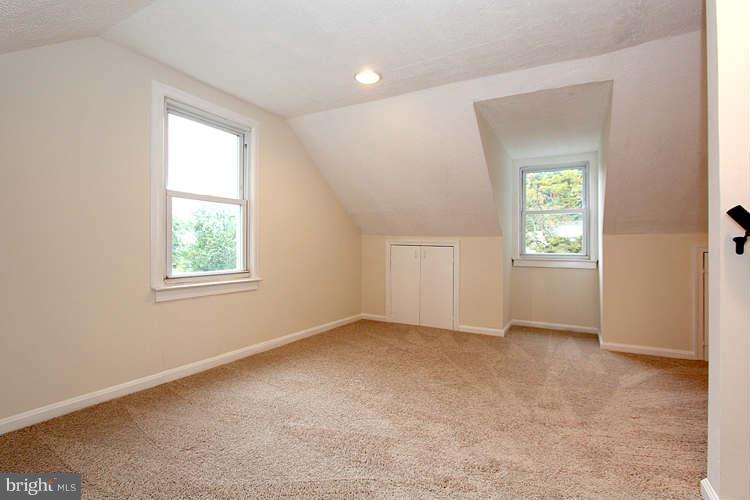 8129 Bullneck Road Baltimore, MD 21222 - Photo 26 of 30 an empty room with windows