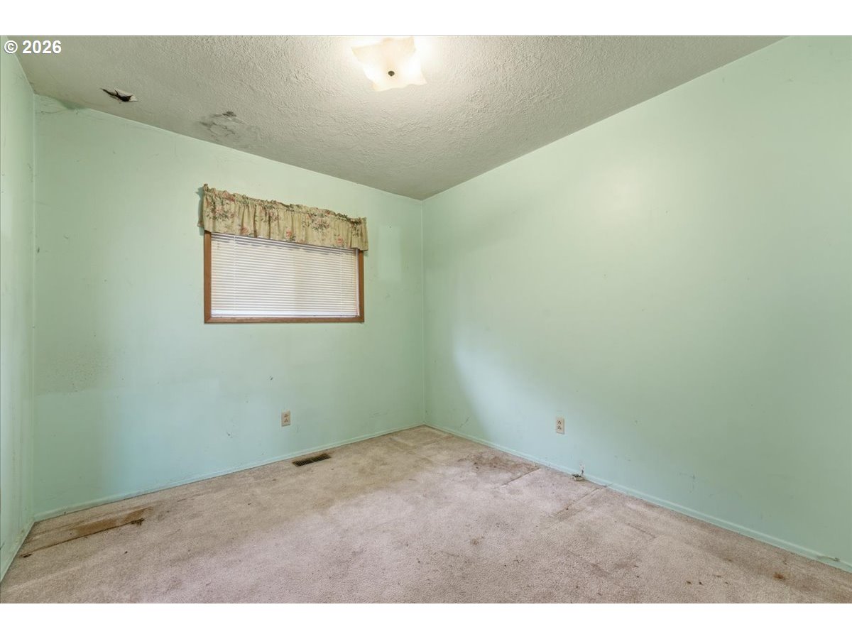 12333 Southeast Madison Street Portland, OR 97233 - Photo 21 of 28
