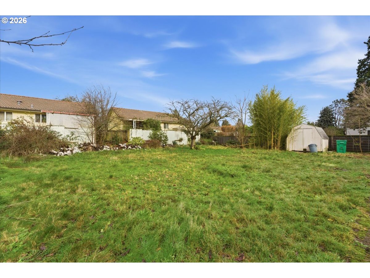 12333 Southeast Madison Street Portland, OR 97233 - Photo 24 of 28 a view of garden