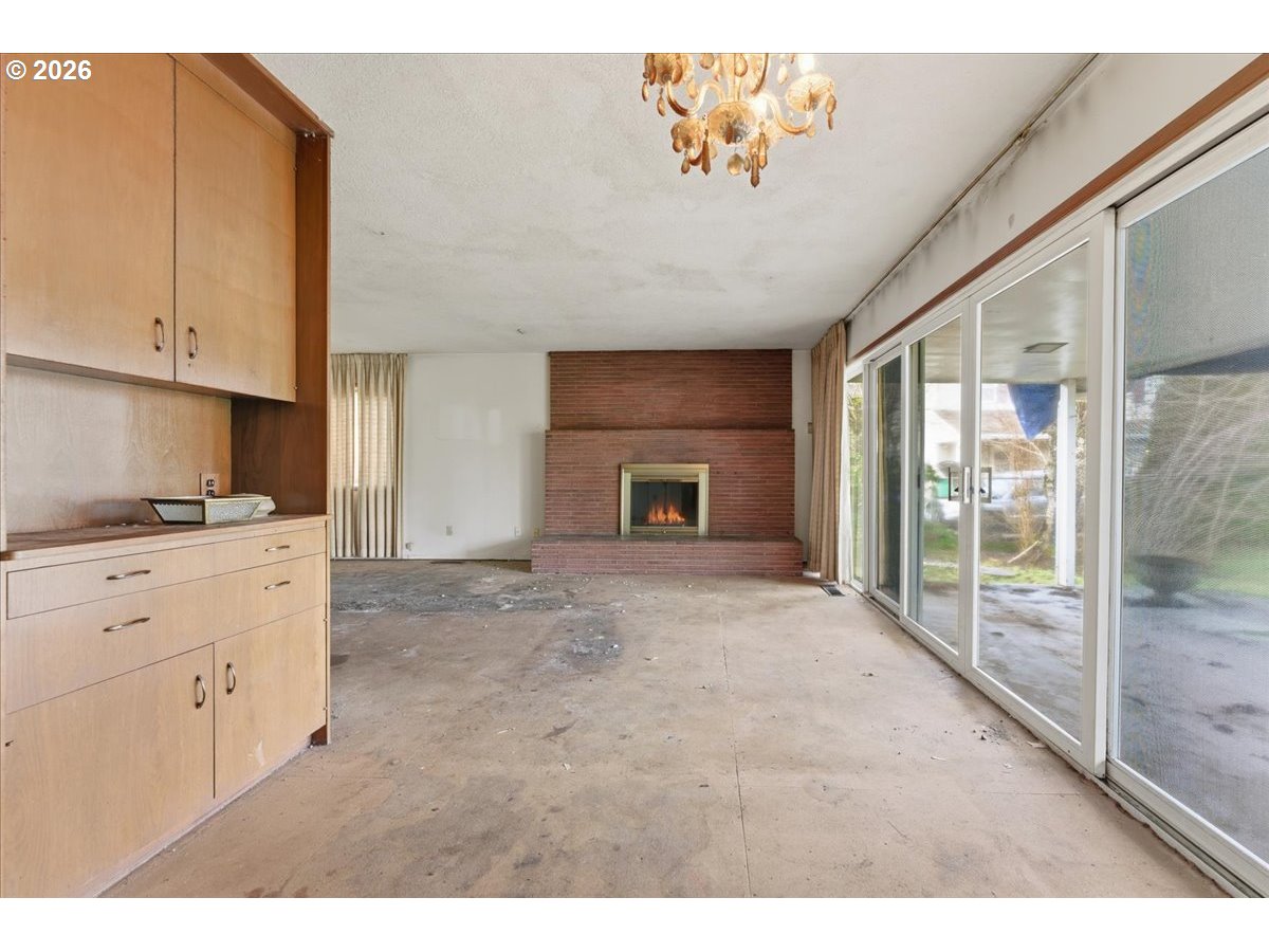 12333 Southeast Madison Street Portland, OR 97233 - Photo 5 of 28 a view of livingroom with furniture