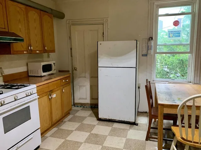 $2,975 | 236 Cypress Street, Unit 2, Brookline, MA 02445