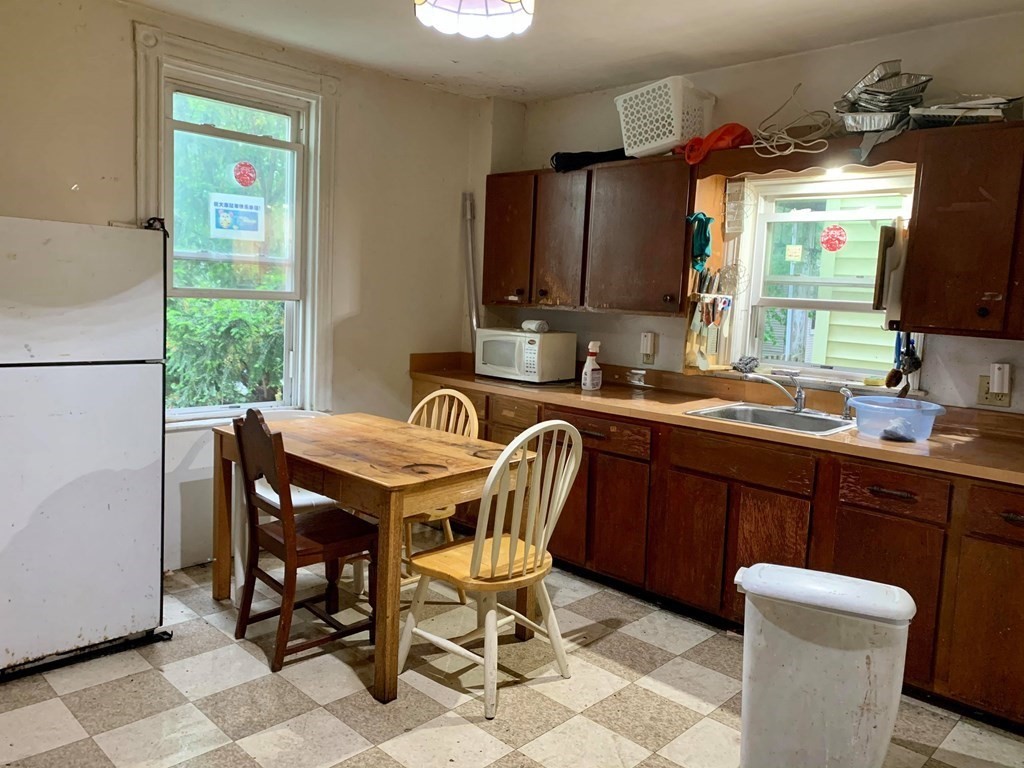 236 Cypress Street, Unit 2 Brookline, MA 02445 - Photo 3 of 12