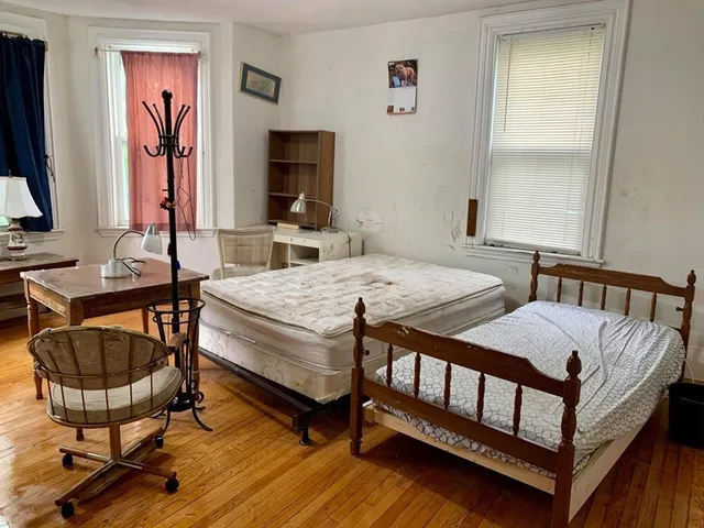 $2,975 | 236 Cypress Street, Unit 2, Brookline, MA 02445