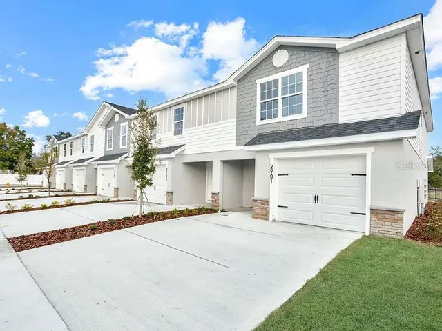 $299,900 | 2801 Idyll Lks Circle, Plant City, FL 33566