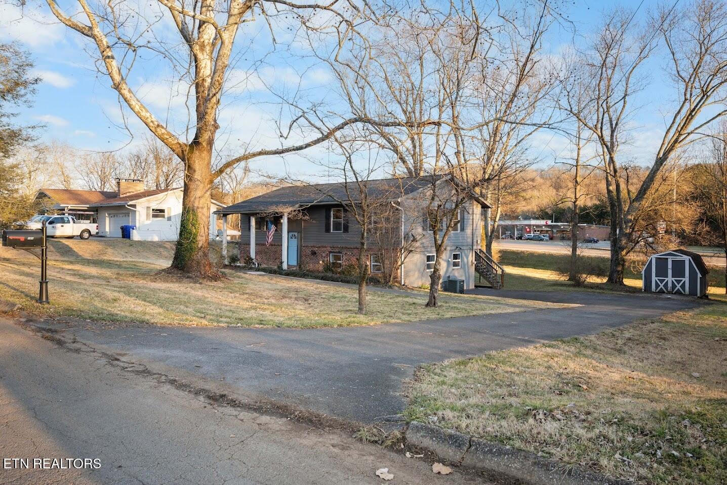 104 Macon Lane Oak Ridge, TN 37830 - Photo 4 of 36 030A8282