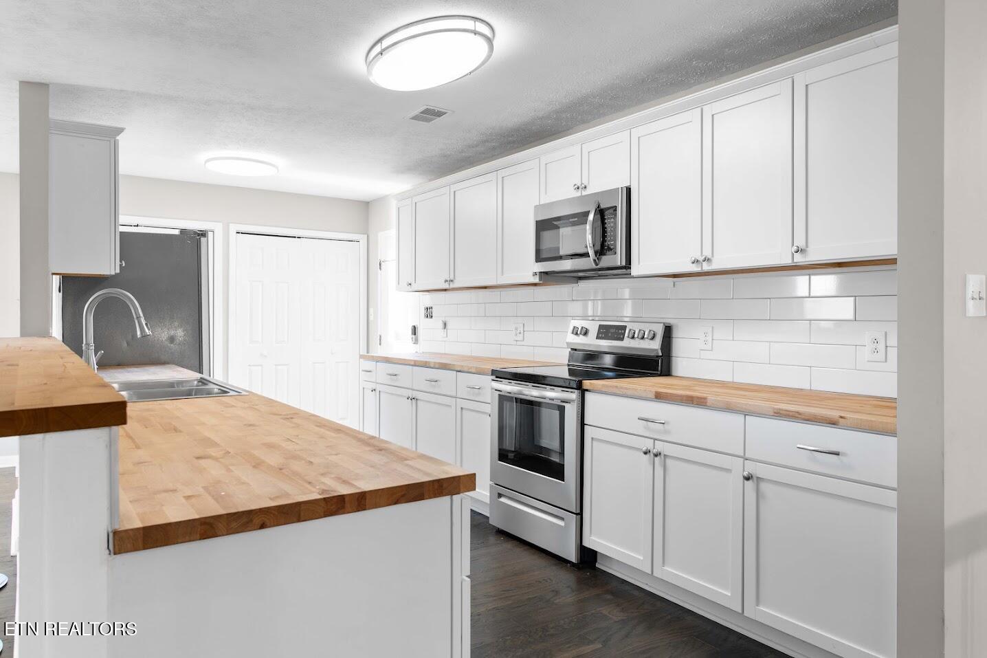 104 Macon Lane Oak Ridge, TN 37830 - Photo 8 of 36 030A8145