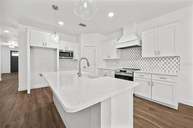 $472,900 | 1086 Southwest 67th Drive, Gainesville, FL 32607