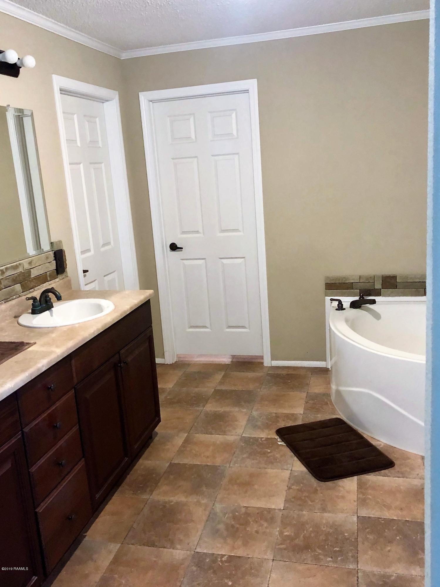 216 Brady Road Port Barre, LA 70577 - Photo 13 of 20 MASTER BATH