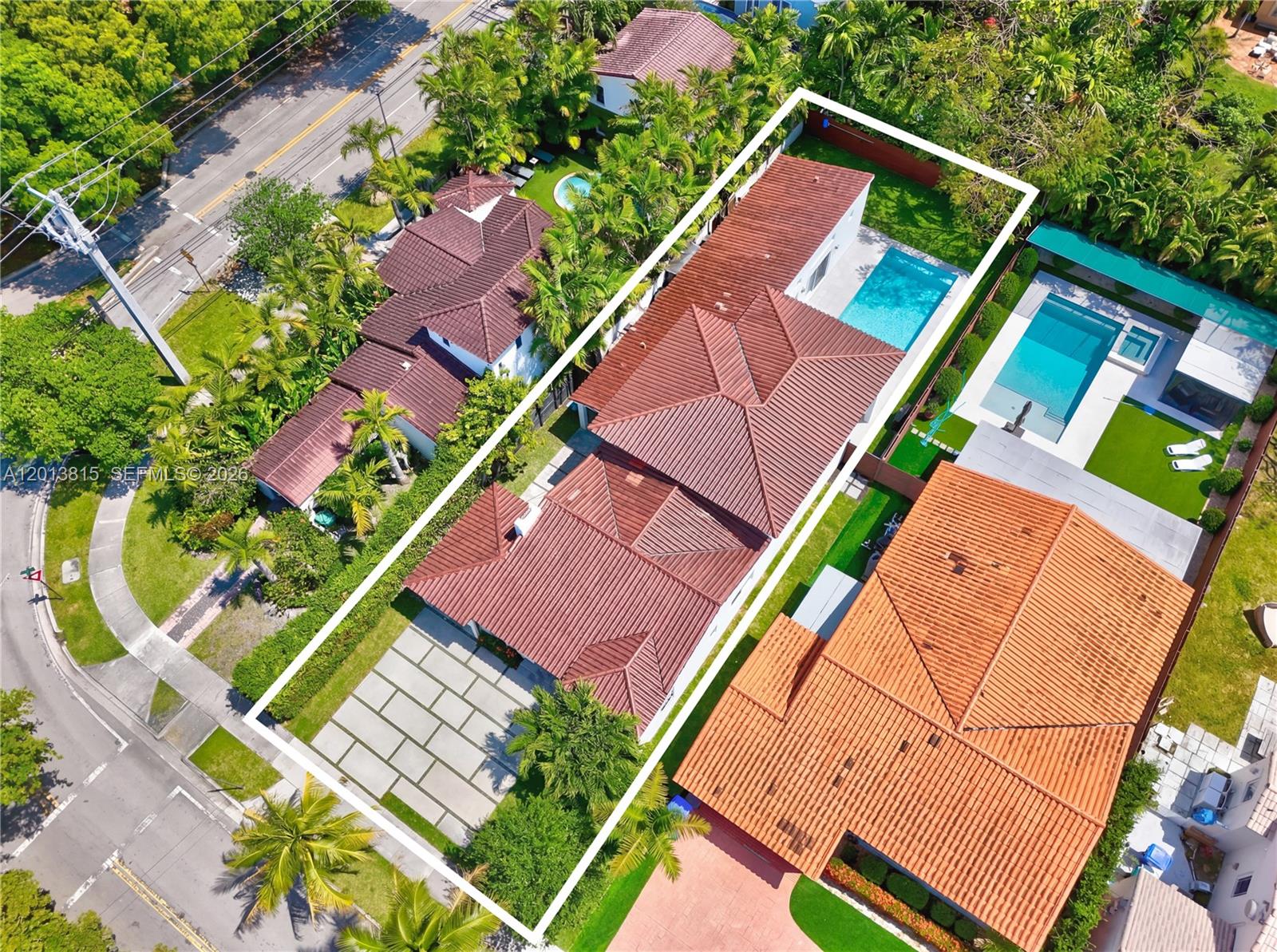 365 Southwest 31st Road Miami, FL 33129 - Photo 2 of 31 Gallery Image 2