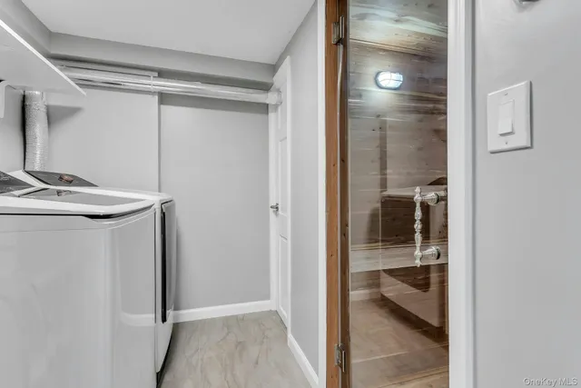 $2,050,000 | 21 Buttonwood Drive, Dix Hills, NY 11746