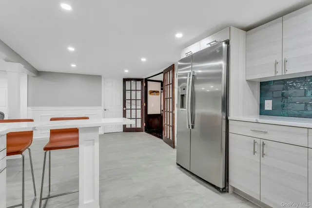 $2,050,000 | 21 Buttonwood Drive, Dix Hills, NY 11746