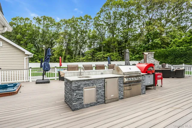 $2,050,000 | 21 Buttonwood Drive, Dix Hills, NY 11746