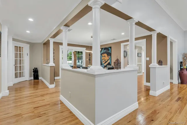 $2,050,000 | 21 Buttonwood Drive, Dix Hills, NY 11746