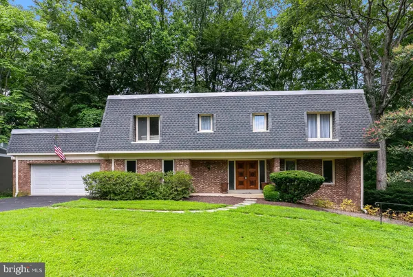 $1,720,000 | 4054 North 41st Street, McLean, VA 22101