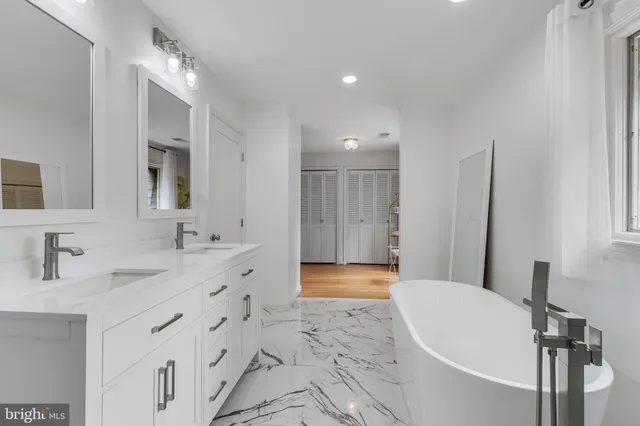 $1,720,000 | 4054 North 41st Street, McLean, VA 22101