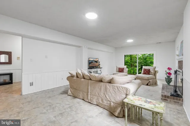 $1,720,000 | 4054 North 41st Street, McLean, VA 22101