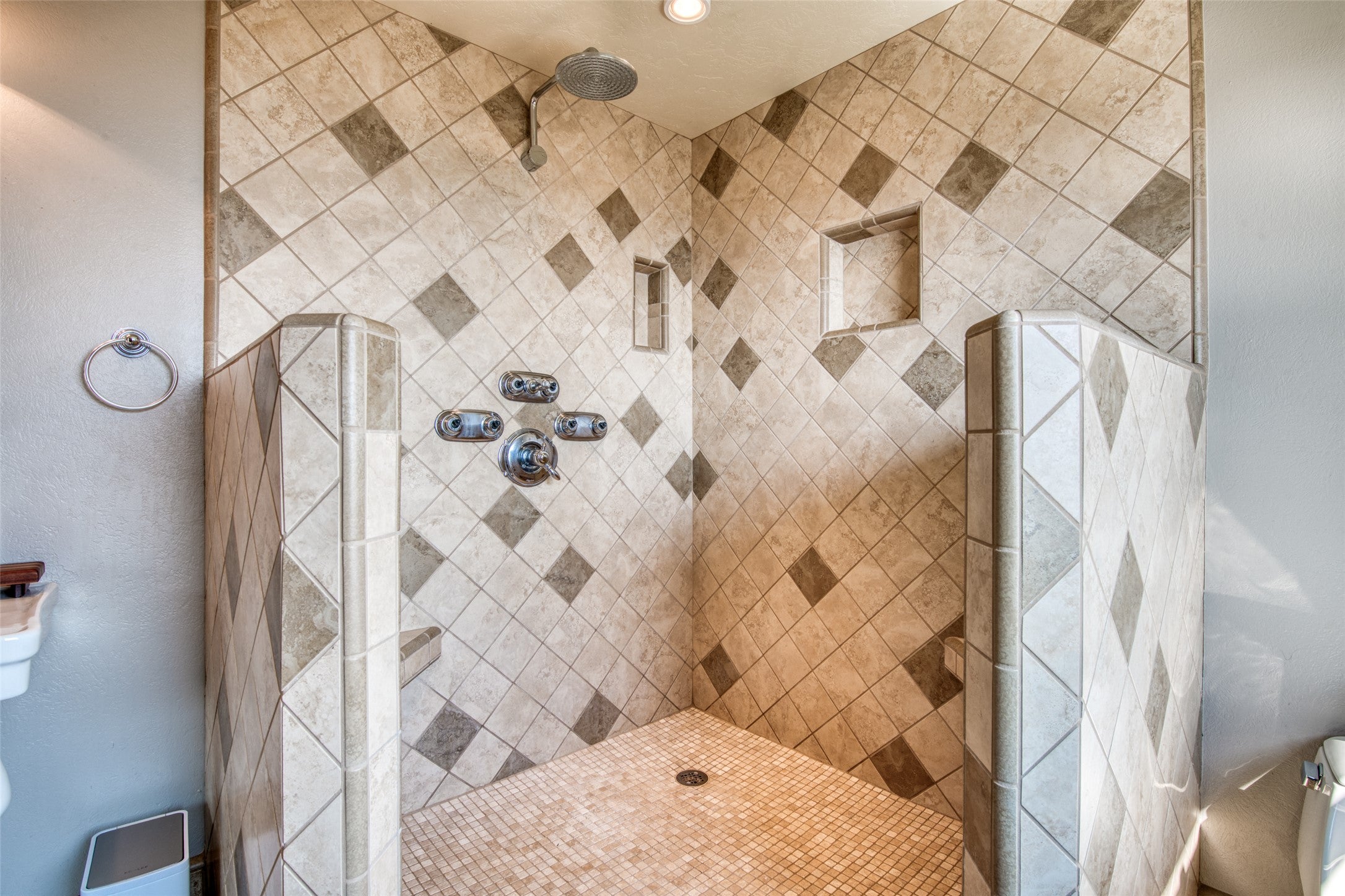 16374 Folsom Road Florence, MT 59833 - Photo 74 of 98 Bathroom with tiled shower
