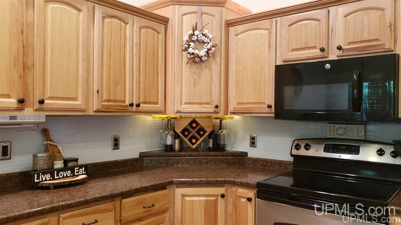 6410 Matt L 4 Road Escanaba, MI 49829 - Photo 8 of 39 Gallery Image 8