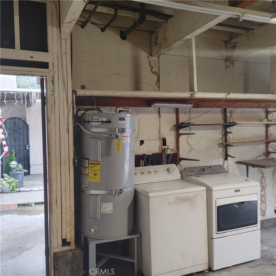 1860 South Vía Bandera Whittier, CA 90601 - Photo 39 of 39 water heater and laundry