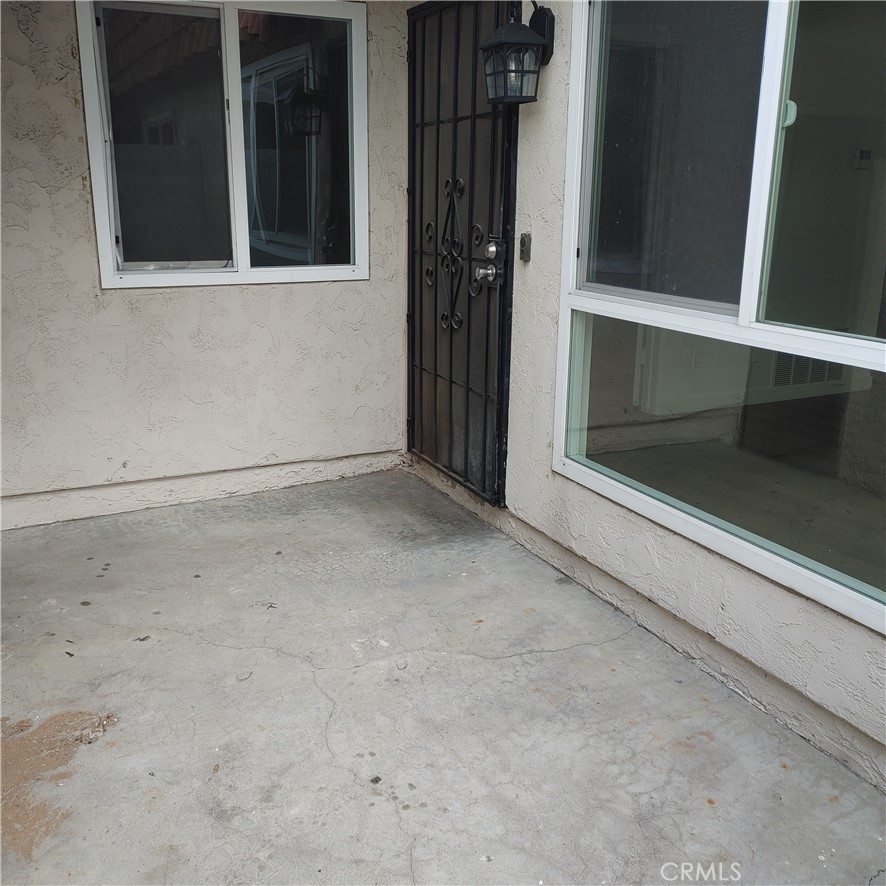 1860 South Vía Bandera Whittier, CA 90601 - Photo 4 of 39 Fenced front porch