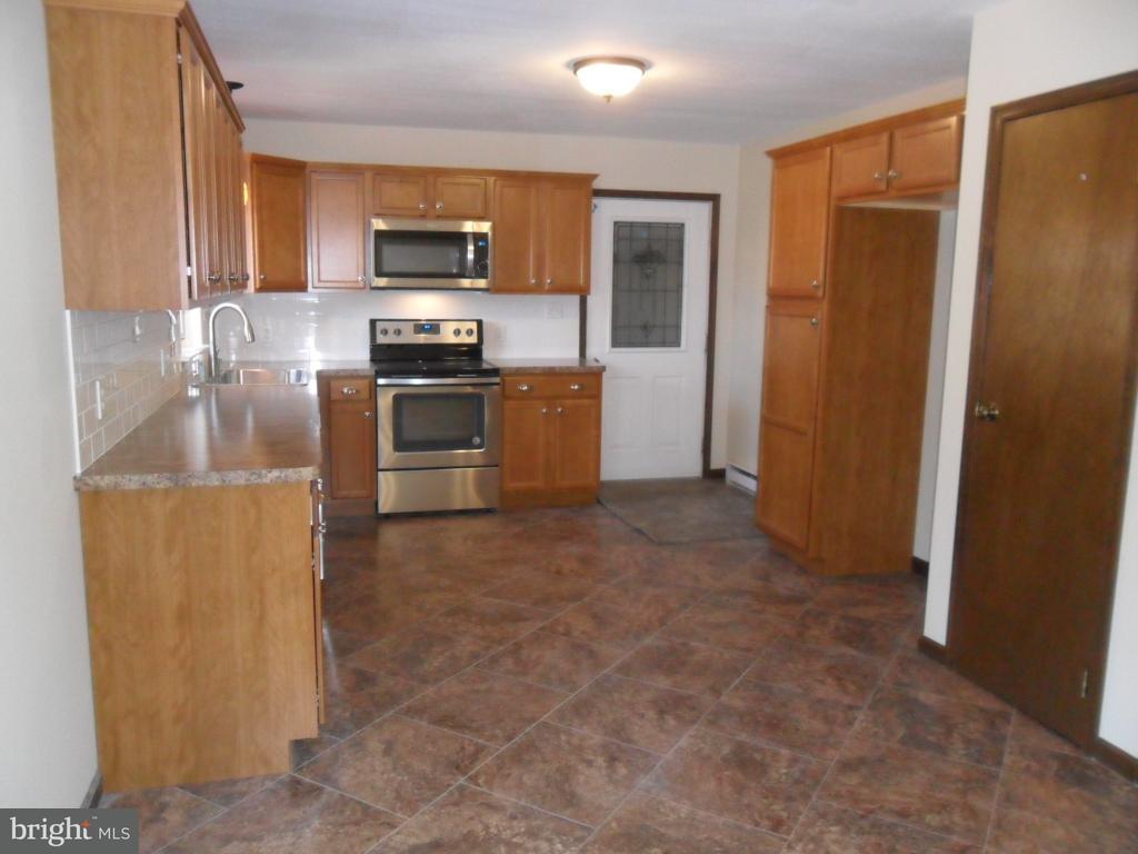 1282 Haines Road York, PA 17402 - Photo 6 of 44 Gallery Image 6