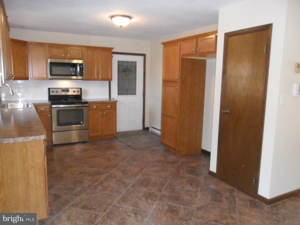 1282 Haines Road York, PA 17402 - Photo 7 of 44 Gallery Image 7