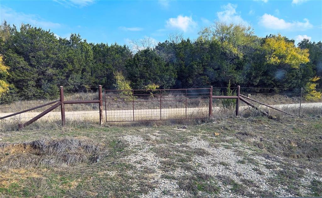 471 County Road 471 Strawn, TX 76475 - Photo 12 of 23 a view of a entertaining space