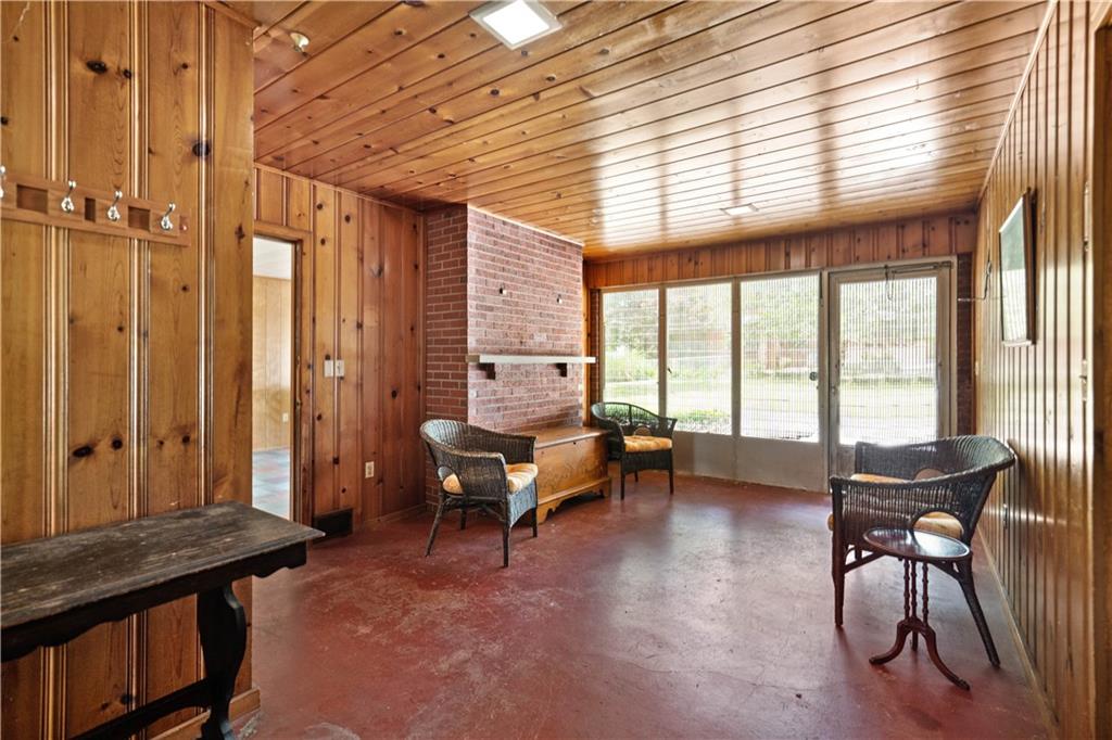 720 Perry Highway Pittsburgh, PA 15229 - Photo 21 of 39 a living room with furniture and a window